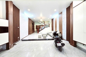 Trung Tâm Cầu Giấy 72m2, Mặt Tiền 5m, Full Nội Thất - Vị Trí Đắc Địa