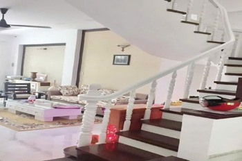 Bán nhà mặt tiền Quận 7 - 90m2 - 4PN - Giá 13 tỷ
