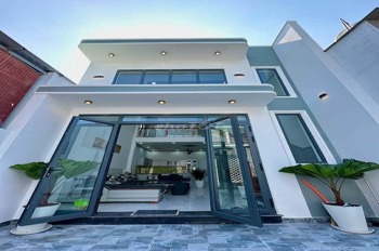 Bán Nhà Mặt Tiền Quận 12 - 1 Trệt 1 Lầu - SHR - Giá Tốt