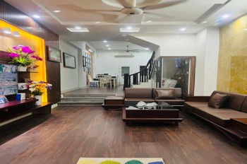Bán Nhà Định Công 50m2 x 5 Tầng, Giá 6.5 Tỷ - Vị Trí Đẹp, Nội Thất Đầy Đủ