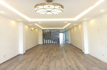 Bán Gấp Nhà Mặt Phố Nghi Tàm - 6 Tầng, Thang Máy, Hồ Tây