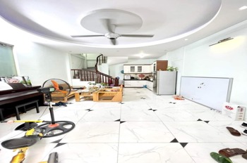 Nhà phố Định Công Hoàng Mai: 42m2, 4 Tầng, Ngõ Nông, Giá 5.45 Tỷ