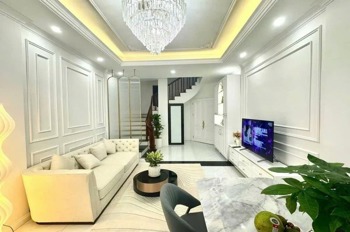 Bán nhà Ba Đình 40m2, 5 tầng, Full nội thất tân cổ điển, Lô góc 2 thoáng, Giá tốt