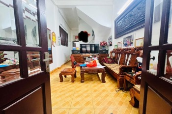 Bán nhà 5 tầng, 40.7m2, gần Học viện Cảnh sát Nhân dân - Giá 13.9 tỷ