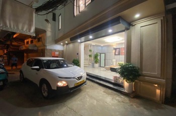 Siêu phẩm Lô Đúc - Ô Tô Đỗ Cửa - Nhà Đẹp Full Nội Thất - Vài Bước Ra Phố - Mặt Tiền