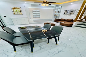 Nhà đẹp Lĩnh Nam 5 tầng, ô tô vào nhà, giá 7 tỷ