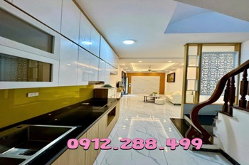 Nhà phố Minh Khai - Hai Bà Trưng: 32m x 5 tầng, 7.2 tỷ, Ô Tô Tránh, Gần Hồ Gươm