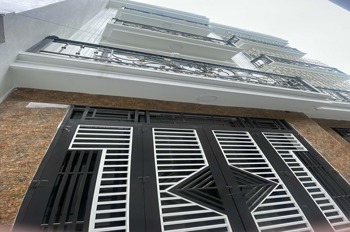 Nhà 5 Tầng Ô Tô Sát Nhà, Gần Hồ - Nam Từ Liêm, Giá 6 Tỷ