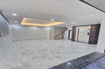 Bán Gấp Nhà Phố Lô Góc Nguyễn Thanh Bình, Hà Đông - 5T, Thang Máy, Gara Ô Tô - Giá Tốt