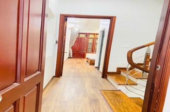 Bán Nhà Hào Nam - 9.5 Tỷ, 4 Tầng, Vị Trí Vàng - Pháp Lý Sổ Đỏ