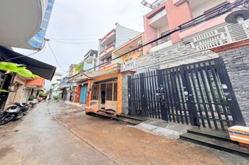 Nhà 2 Tầng Tân Phú: Hẻm Ô Tô Thông Thoáng, Giá 4.85 Tỷ