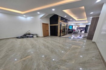 Bán nhà phân lô Thái Tổ, Cầu Giấy - 70m2, 7 Tầng, Thang Máy, Ô Tô Tránh