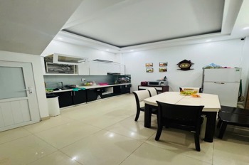 Bán nhà Trần Duy Hưng: Vị trí đẹp, 5 tầng, giá tốt - 0936.446.844