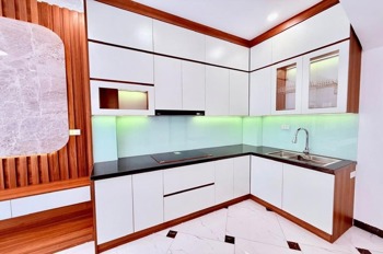 Bán nhà phố Trần Duy Hưng, Cầu Giấy: Vị trí trung tâm, 20m ra ô tô