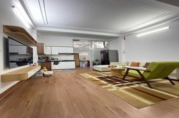 Bán Nhà Khu Hai Bà Trưng - 76m² - Ô Tô Đỗ Cửa - Kinh Doanh/Ở - Giá Tốt