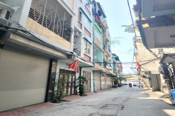 Bán nhà ngõ 2 Hoàng Liệt, Hoàng Mai: 50m2, 5 tầng, thang máy, ô tô vào, giá tốt