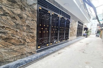 Bán nhà Trương Định 5 tầng, 6.85 tỷ - Vị trí đẹp, gần phố