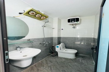 Bán nhà 2 tầng, 31m2, Giá 5.1 tỷ - Vị trí đắc địa, Kinh doanh sầm uất