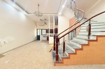 Bán nhà Ba Đình 56m2, Mặt tiền 6m, Ô tô vào nhà, Giá Tốt