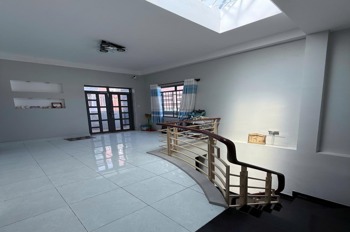 Bán nhà Quận 7 - 70.56m2 - 5 Tỷ 4 - Pháp Lý Sổ Đỏ Chính Chủ