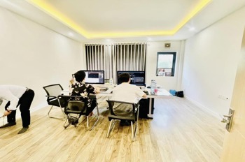Cho Thuê Nhà Lô Góc 2 Mặt Thoáng, Đỗ Quang, Cầu Giấy - 32tr/th