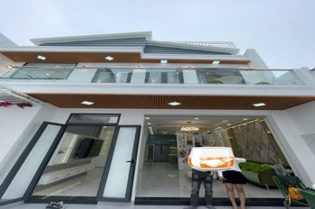 Nhà Quận 7 - 8.9 Tỷ - 5PN - Hẻm Phạm Hữu Lầu - Full Nội Thất