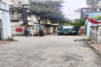 Bán nhà mặt tiền 51m2, 3 tỷ, có sổ đỏ - Vị trí đẹp, thoáng mát