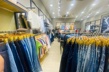 Bán Nhanh Nhà Mặt Phố Cầu Giấy - 90m2, 2 Tầng, Giá 57.6 Tỷ