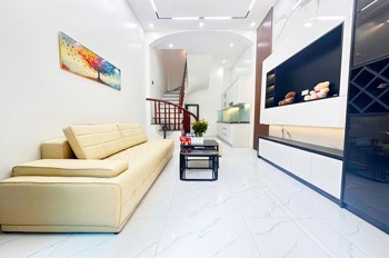 Chính chủ bán nhà Ba Đình đẹp, nội thất xịn, ngõ rộng 3 gác - Giá Tốt