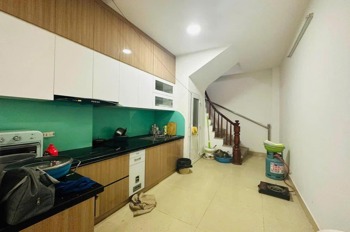 Bán nhà góc phố, 5 tầng, 35m², Cầu Giấy - 6.9 tỷ