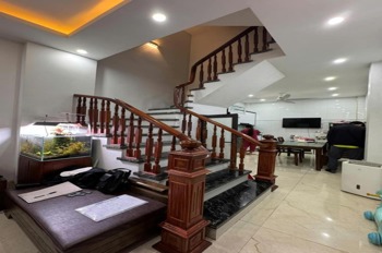 Nhà Đẹp Cầu Giấy: 8 tỷ sở hữu nhà 38m2, vị trí đắc địa ngã tư
