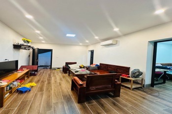 Chính chủ bán gấp căn hộ 2 phòng ngủ, view đẹp, 70m2, 3.8 tỷ full nội thất
