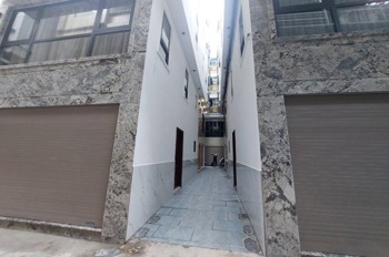 Bán nhà Trần Duy Hưng - 6 Tầng, 4 Phòng Ngủ, View Thoáng - Giá Tốt
