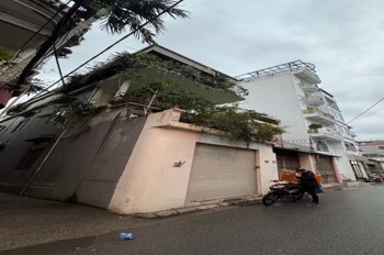 Bán Gấp Nhà Phố 162m2, Giá 46 Tỷ - Vị Trí Đắc Địa, Pháp Lý Sổ Đỏ