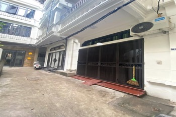 Nhà 8 Phòng Cho Thuê, Vị Trí Vàng Cầu Giấy - Lợi Nhuận 40 Triệu/Tháng