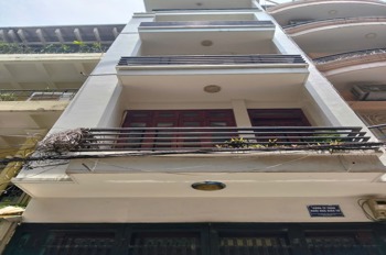 Bán nhà phố Nguyên Hồng 33m2, 5 tầng, ô tô tránh, giá 14.5 tỷ