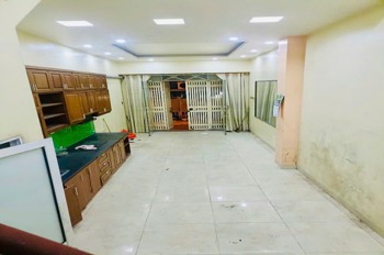 Hiếm Có Nhà Phố Nguyễn Chí Thanh, Đống Đa - 40m2, 5 Tầng, Mặt Tiền 4m