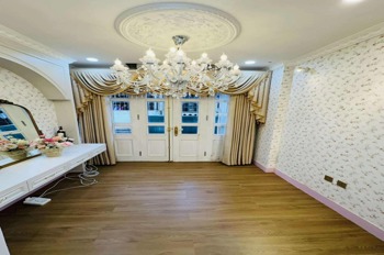 Bán nhà siêu đẹp Tây Hồ - 42m2, 7 tầng, 9.8 tỷ, view hồ, full nội thất