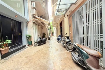 Bán nhà riêng Hoàng Hoa Thám 35m2, mặt tiền 4.3m, ngõ thông thoáng, gần ô tô