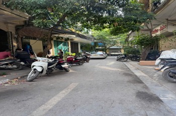 Bán Gấp Lô Góc Mặt Tiền Đầm Trấu 120m2 - Giá Chỉ 33.5 Tỷ, Tiềm Năng Kinh Doanh