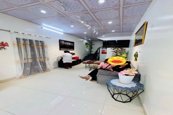 Bán nhà Giang Cao, Bát Tràng - 35m2, 3 Tầng, Ô Tô Đỗ Cửa - Giá Tốt
