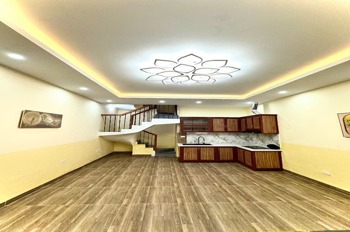 Nhà đẹp nhỏ tiền Hoàng Hoa Thám - Giá tốt, Vị trí trung tâm Ba Đình