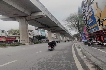 Bán Nhà Mặt Phố Cầu Giấy - 17m2 x 5 Tầng - Kinh Doanh Đỉnh Cao