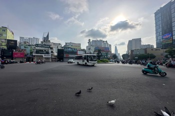 Cho thuê mặt bằng kinh doanh đắc địa - 2 CMT8, P. Bến Thành, Q1