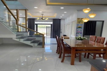 Bán nhà Bình Chánh - Giá Tốt, Vị Trí Đắc Địa, Sổ Riêng - 0866958155