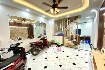 Nhà đẹp đường Láng - Full nội thất - Giá tốt - Gần Đại học