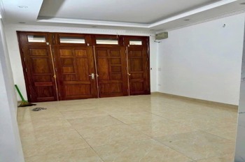 Cho Thuê Nhà 6 Tầng Phố La Thành, Đống Đa - 19.5tr/tháng - 0937.158.386