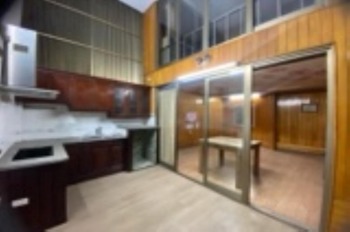 Bán nhà mặt phố Bà Triệu, 9.6 tỷ - Vị trí đẹp, kinh doanh sầm uất