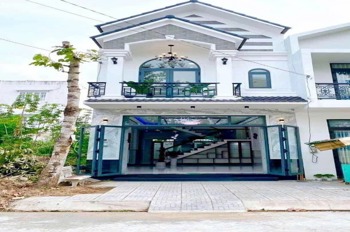 Bán nhà 1 trệt 1 lầu Củ Chi - 108m2, SHR - Vị trí đắc địa, tiện ích xung quanh