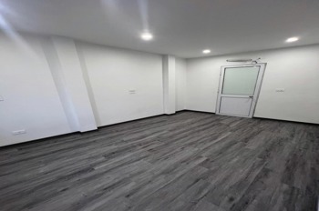 Nhà phố Trần Quốc Hoàn - 8.55 tỷ - 4 Tầng - Vỉa Hè Rộng - Kinh Doanh